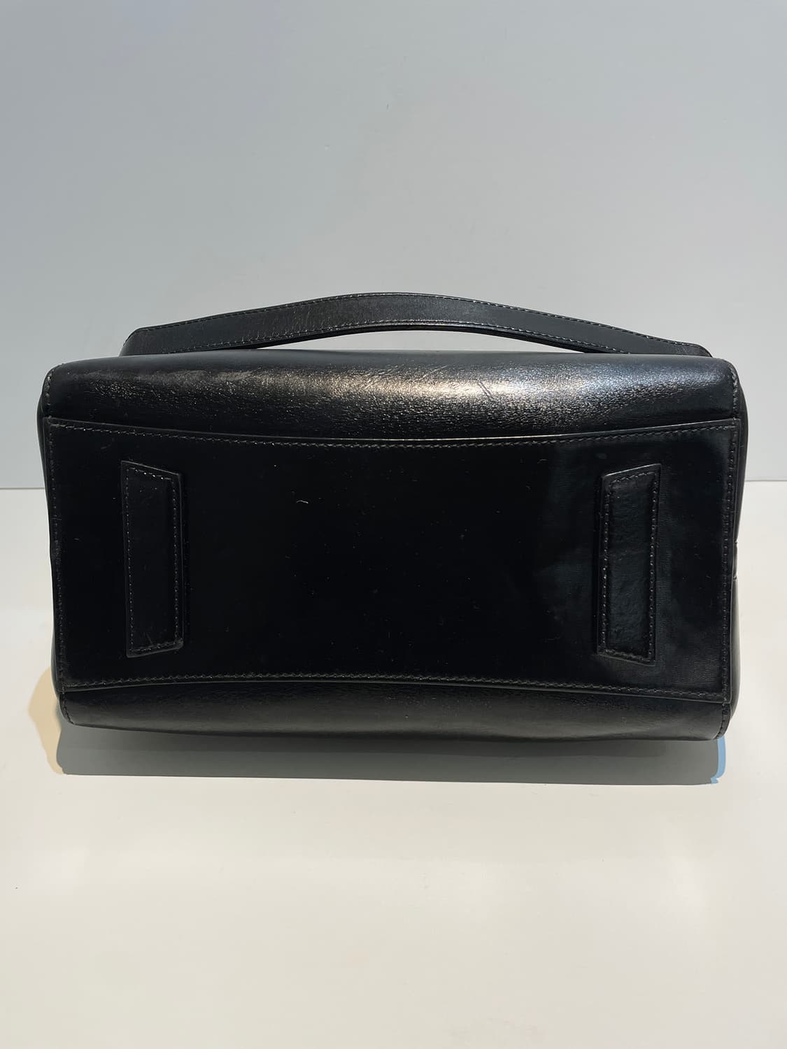 지방시 안티고나 유광 토트백 A1529 상품이미지8