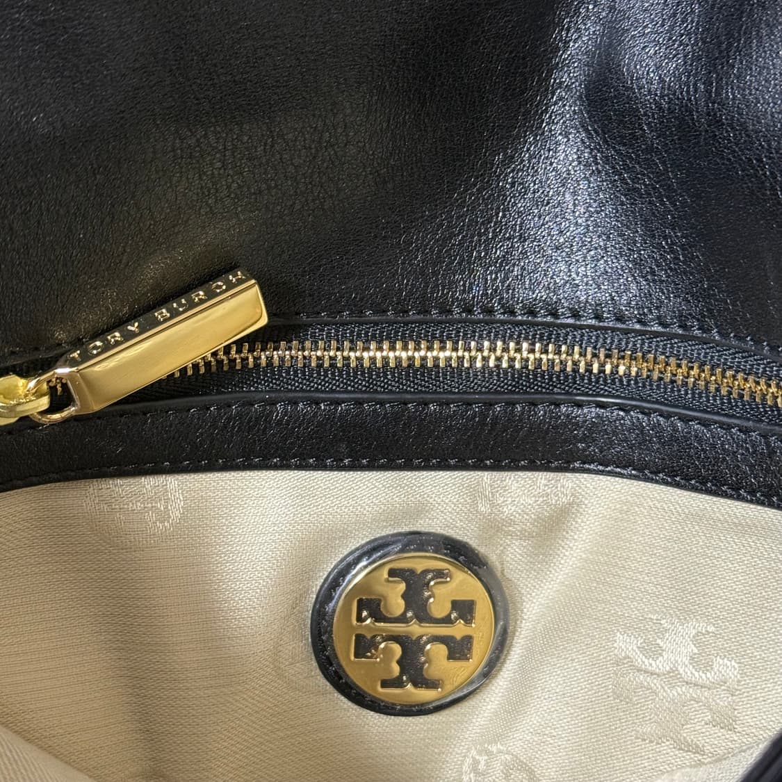 [정가 60만원] 토리버치 크로스백 상품이미지8