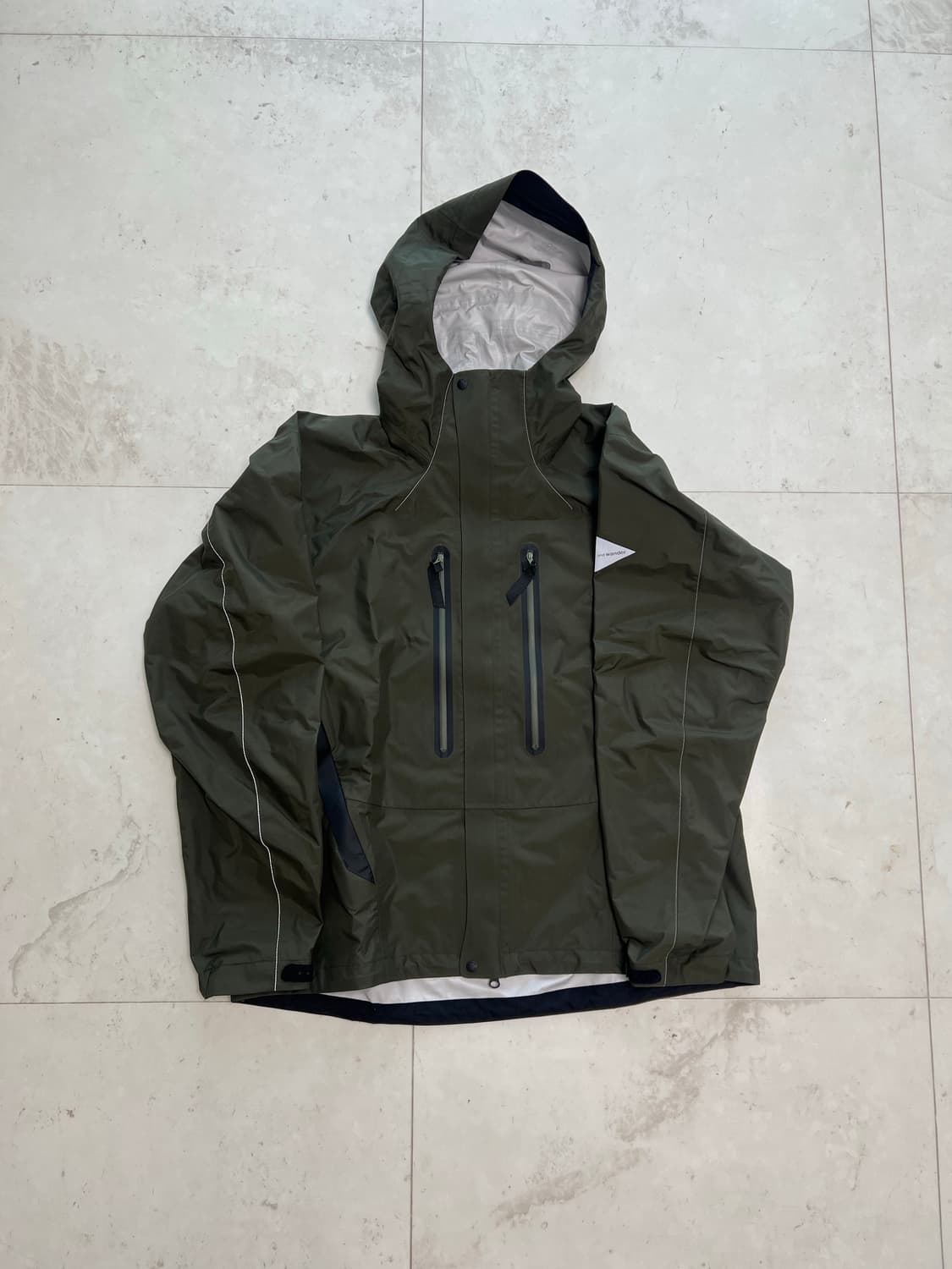 앤드원더 2.5L hiker rain jacket 카키 L 중고 판매 상품이미지1