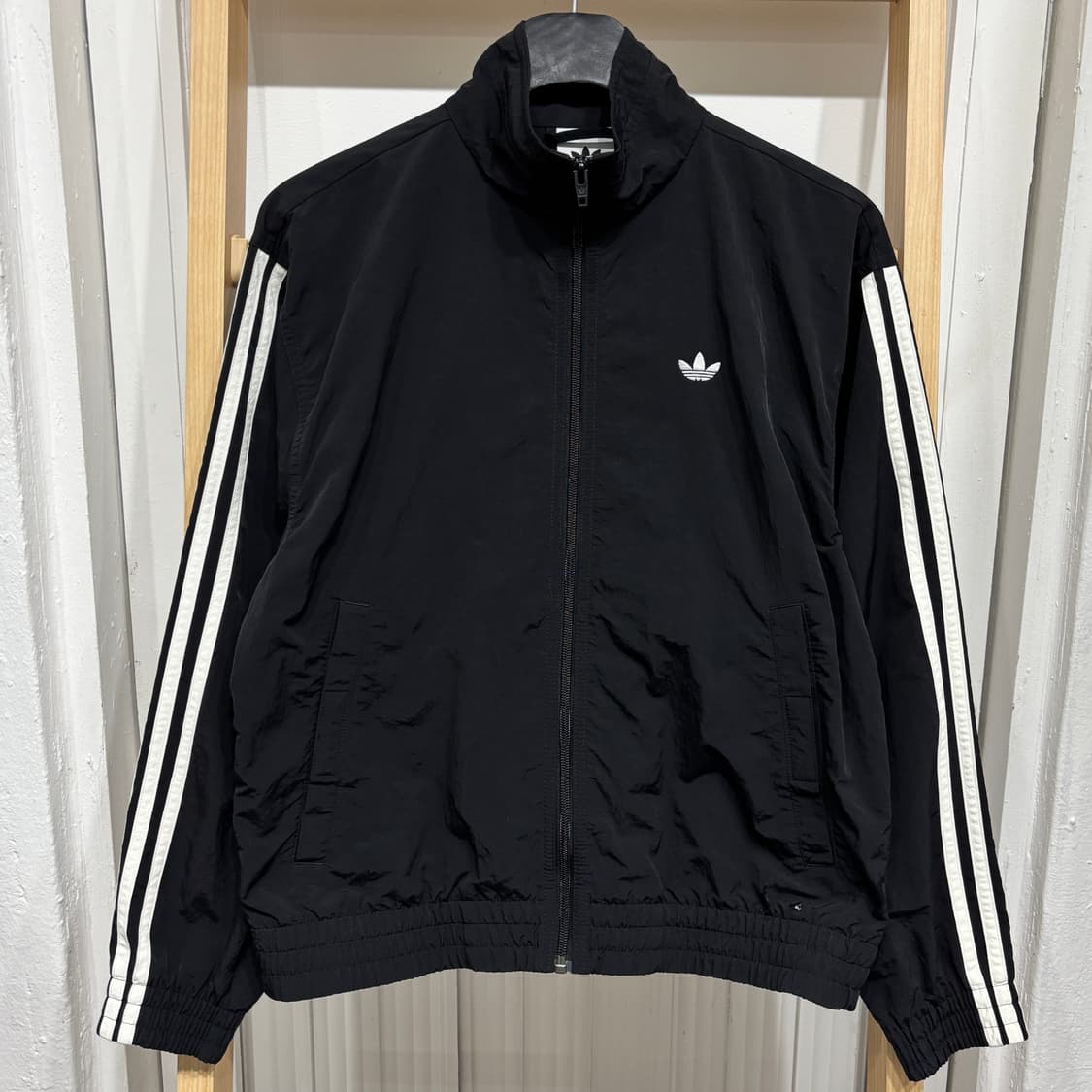 아디다스 빅로고 크롭 바람막이 상품이미지2