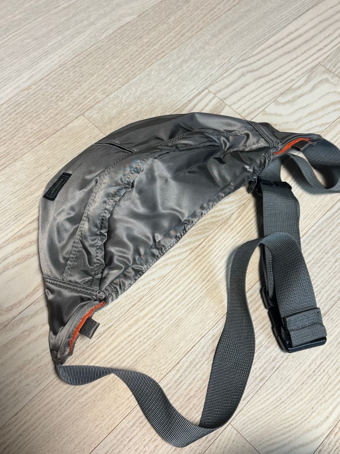 포커 탱커 웨이스트백 실버그레이 상품이미지3