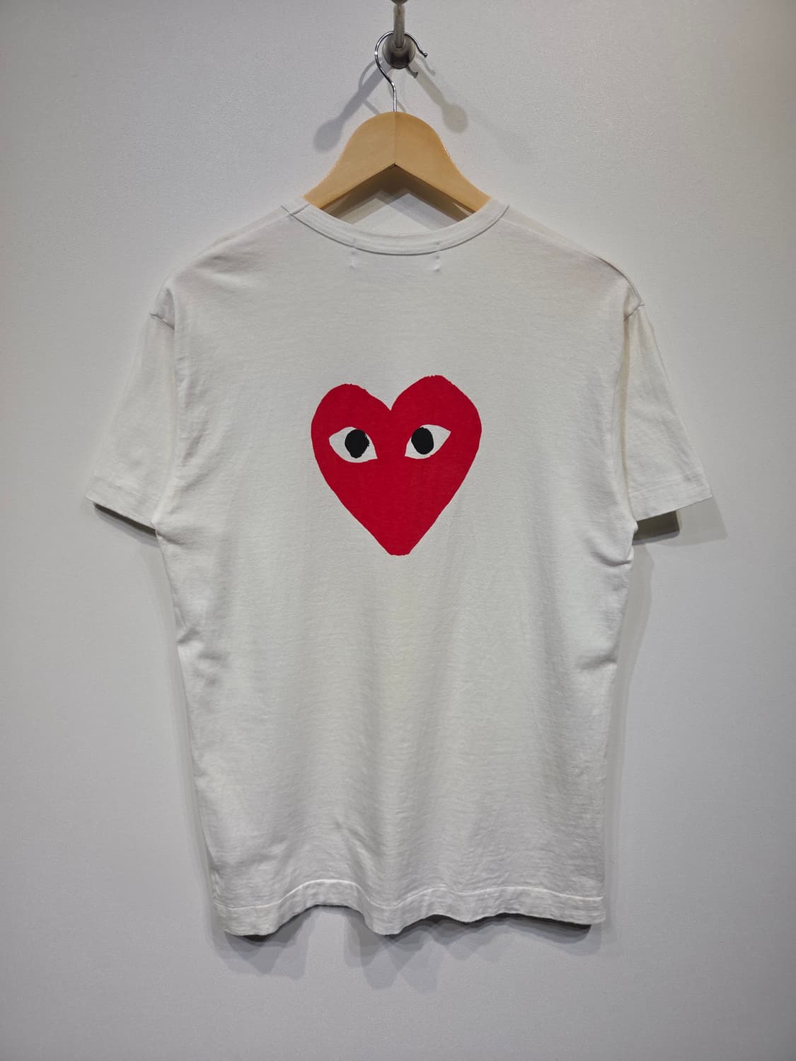 COMME des GARCONS PLAY 빅하트 & 와펜 반팔 티셔츠 상품이미지6