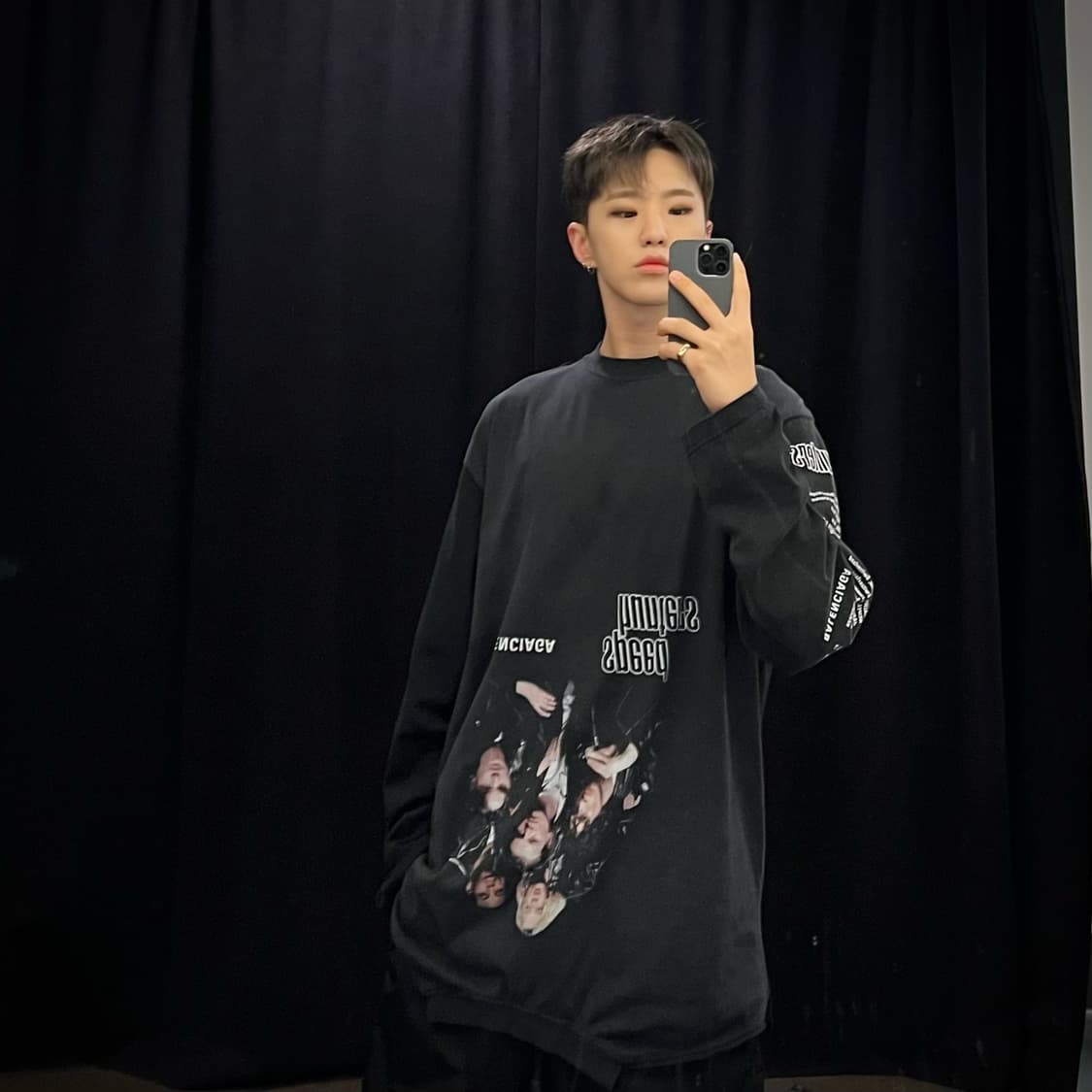 발렌시아가 오버사이즈 스피드 헌터 업사이드 다운 롱슬리브 티셔츠 블랙 상품이미지2