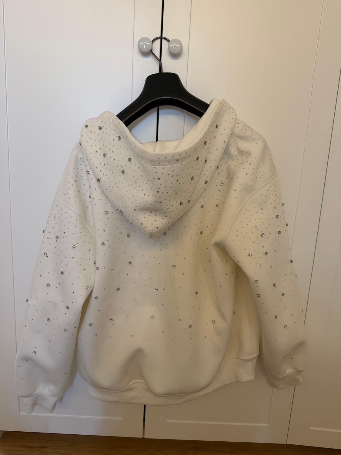 VYBES 스와로브스키 후드집업 상품이미지3