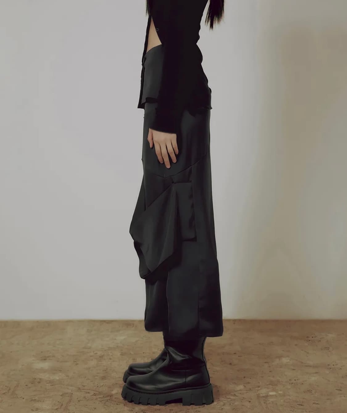 플레어업 드레이프 레이어드 맥시 롱스커트 블랙2웨이프릴언발트임검정치마미디 상품이미지9