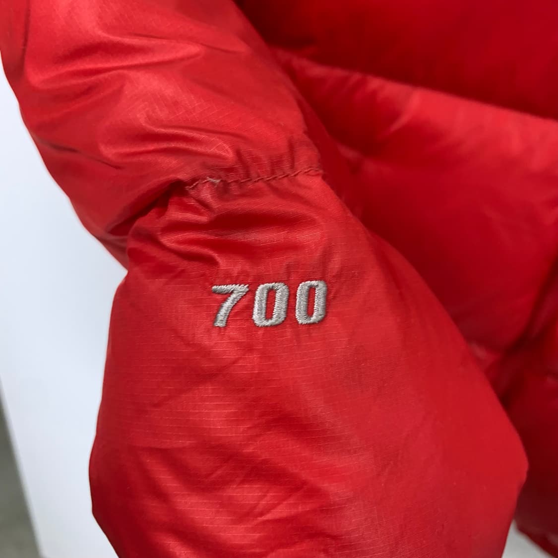 노스페이스 눕시 700 레드 패딩 상품이미지6