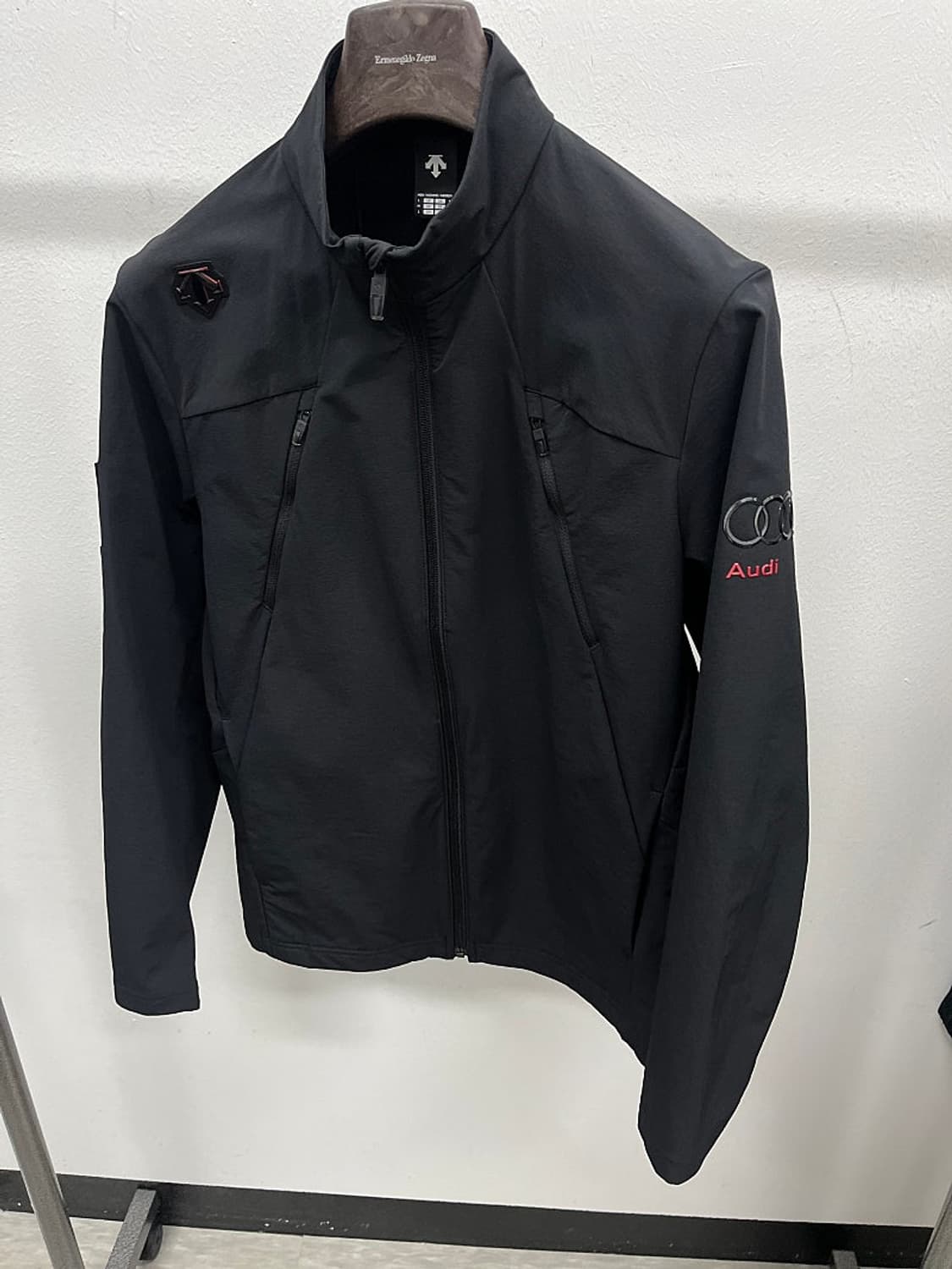 100) 데상트 2024 아우디 기능성집업  상품이미지1