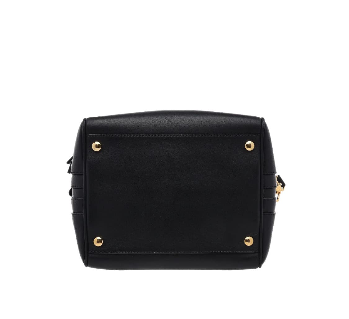 [S급] 버버리 레더 큐브백 판매합니다!!! 상품이미지4