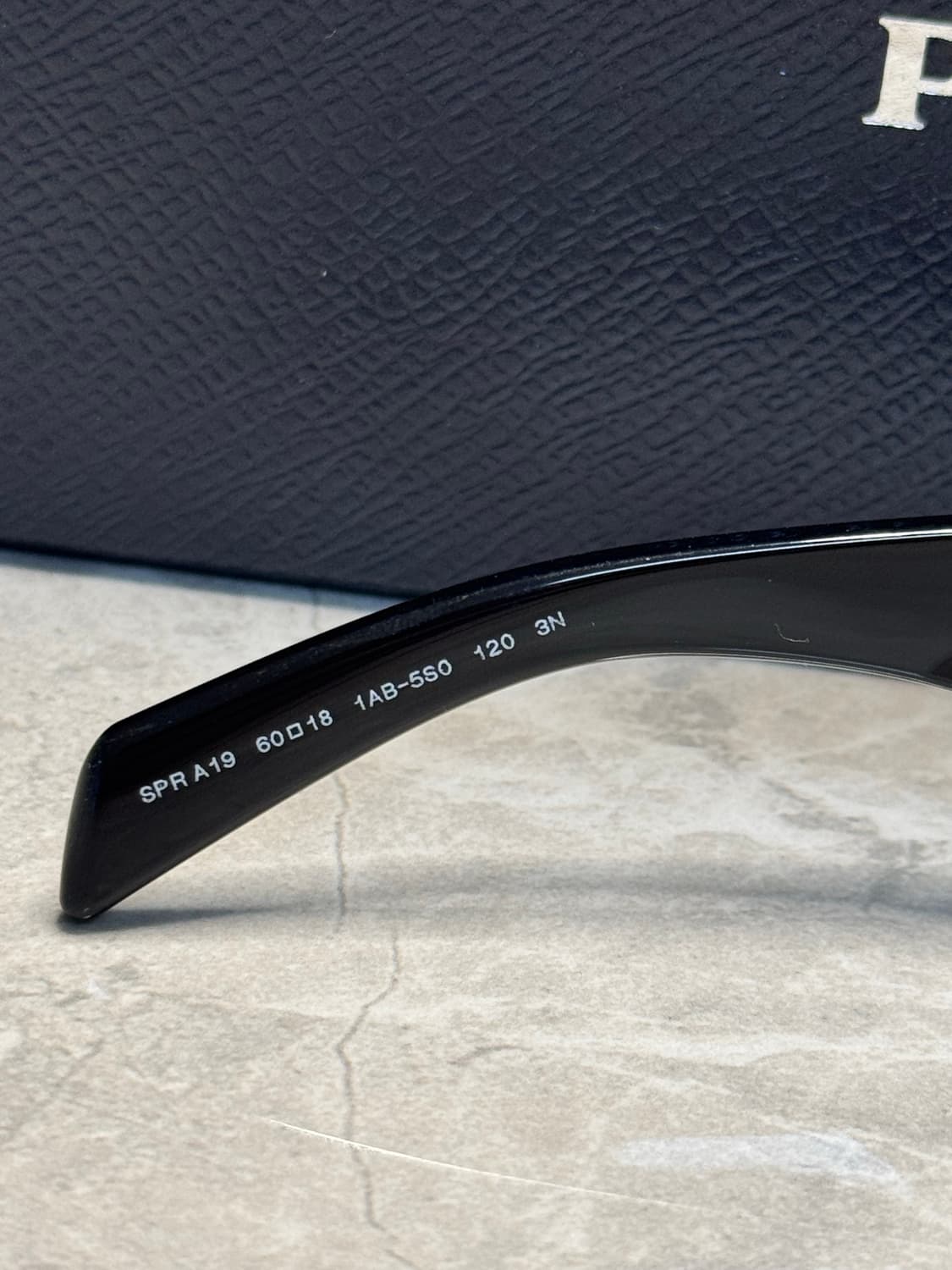 Prada pra19s wraparound sunglasses 상품이미지3