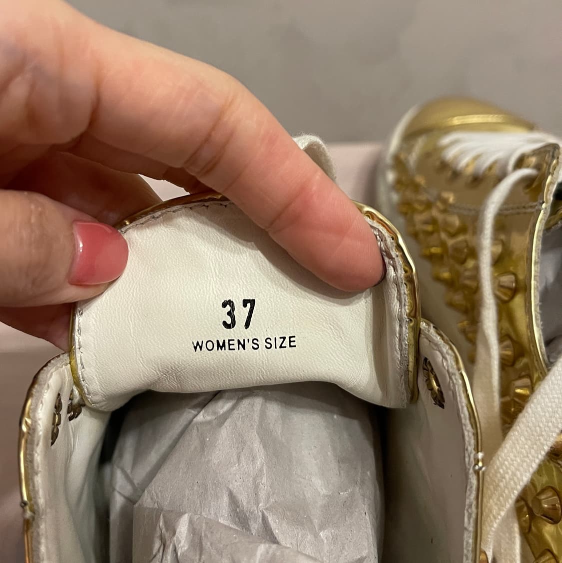  GIENCHI(젠치) 골드 스터드 스니커즈 37 / 박스 포함 상품이미지5