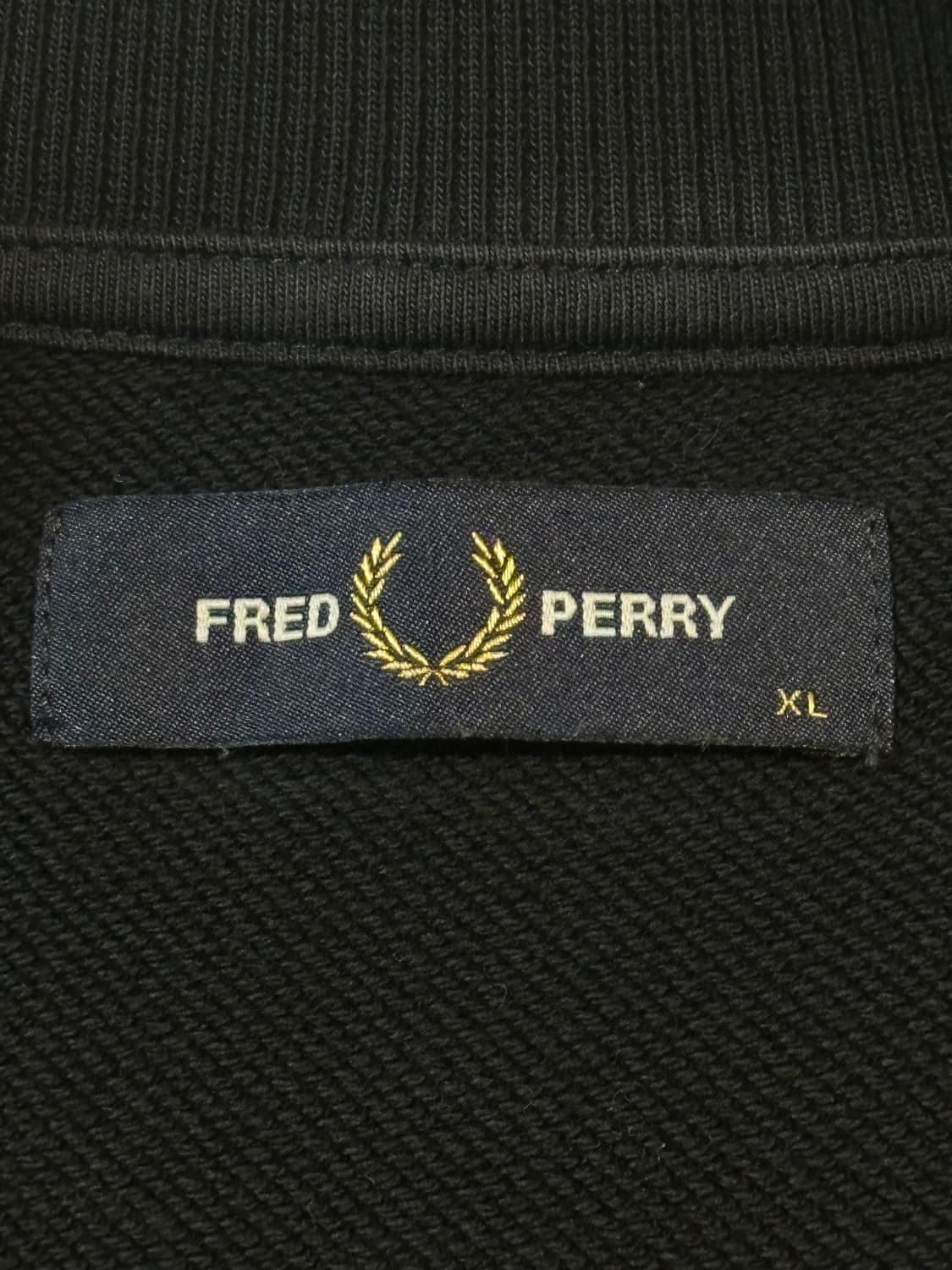 매장판) 프레드페리 FREDPERRY 로고 맨투맨 다크네이비 상품이미지4