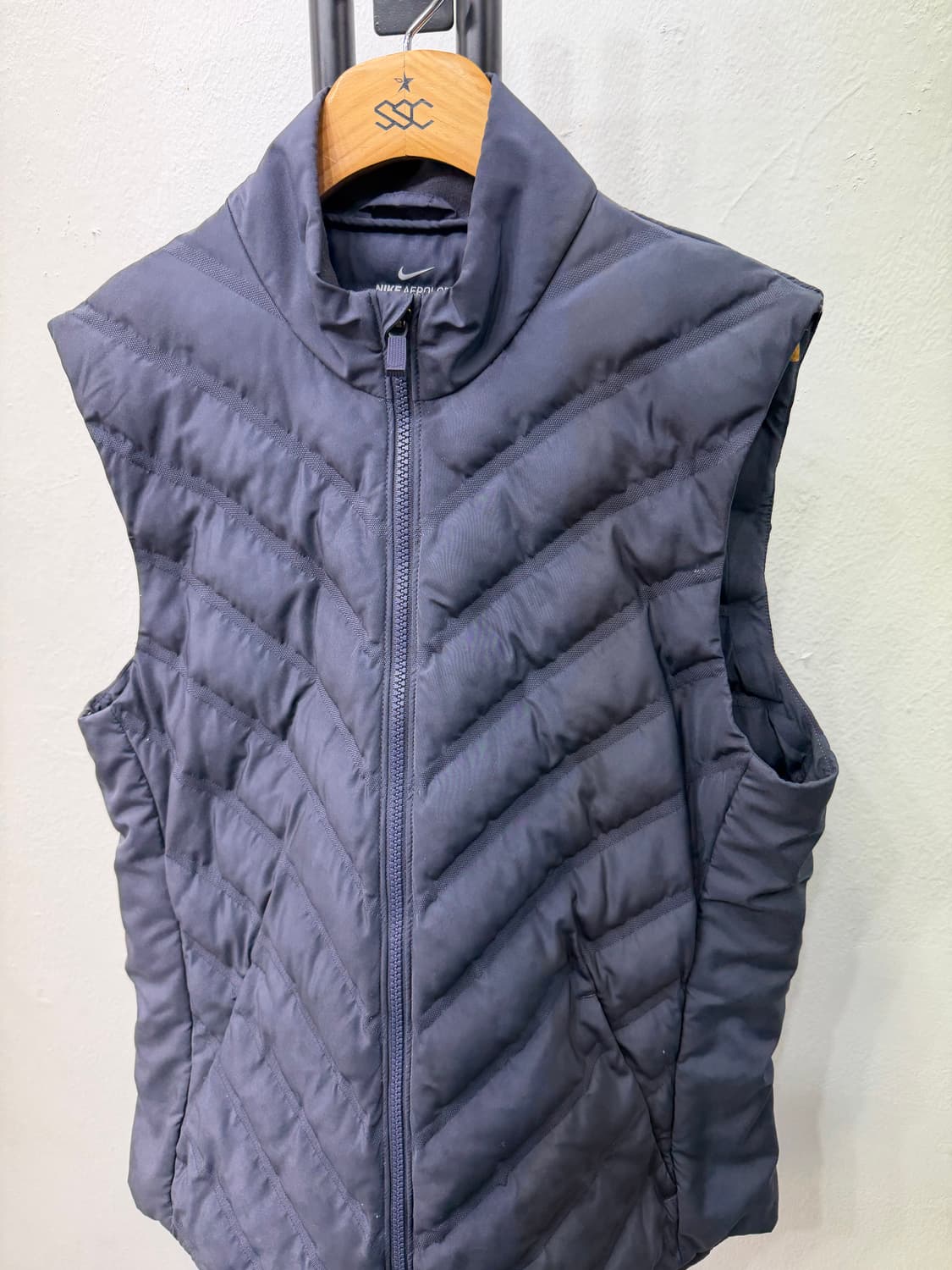 정품) 나이키 남성 에어로프트 패딩조끼 M 상품이미지3