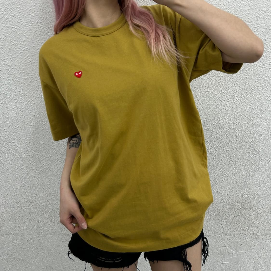 꼼데가르송 미니 하트 와펜 머스타드 반팔 XL ( 새상품 ) 상품이미지1