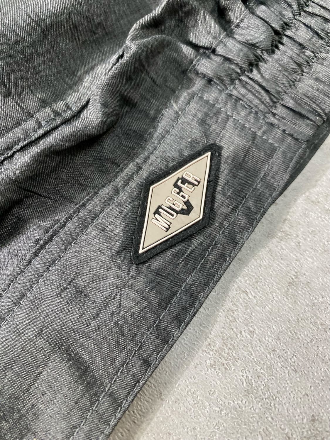 [L] MUGGER 퍼 라이닝 빈티지 봄버자켓 상품이미지4