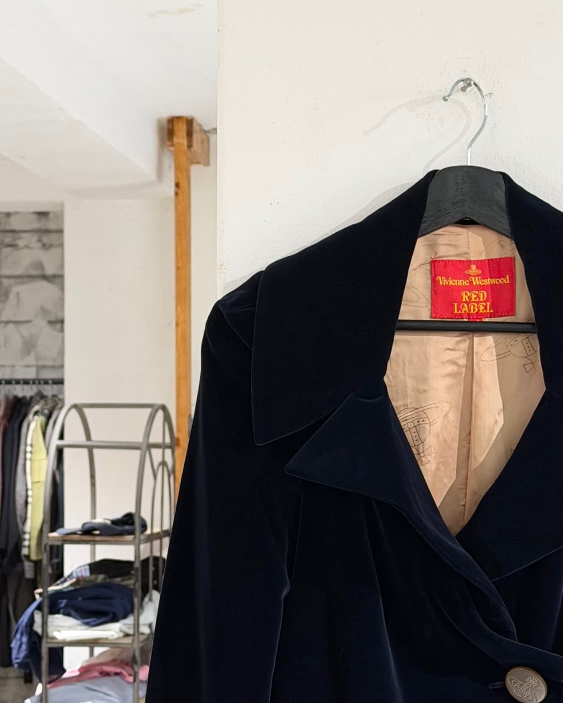 비비안웨스트우드 레드라벨 네이비 벨벳 롱코트 상품이미지2
