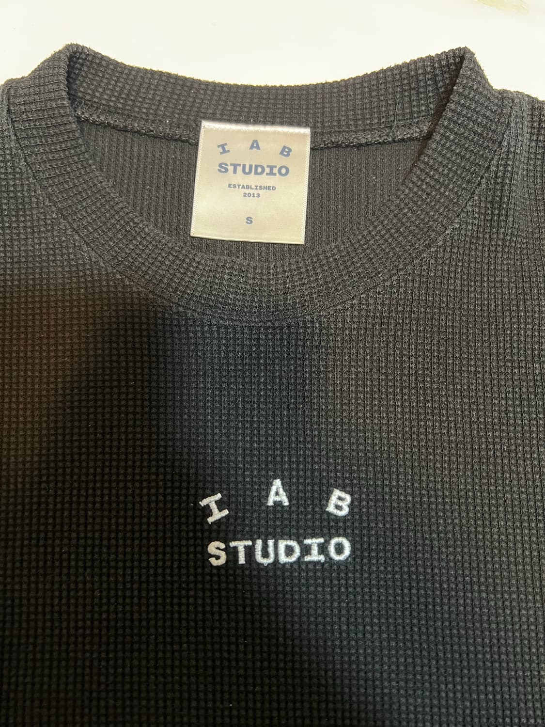 아이앱 스튜디오 와플 롱슬리브 블랙 화이트 상품이미지3