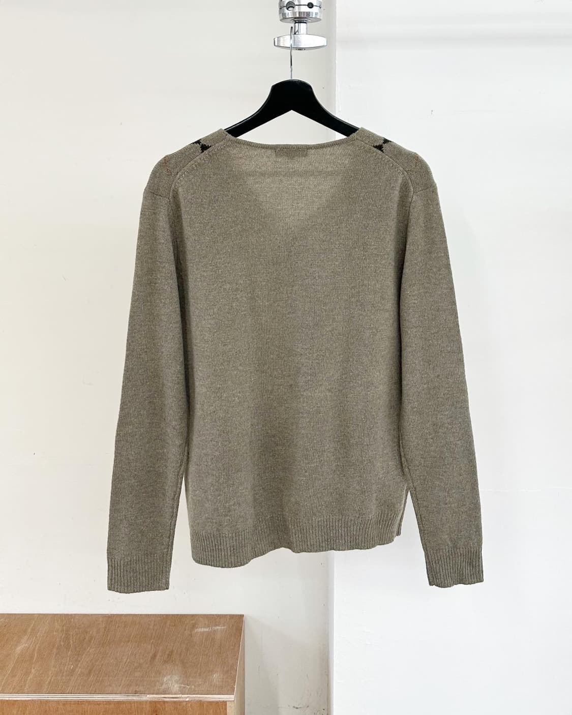 버버리 블랙라벨 카키 아가일패턴 브이넥 니트  상품이미지6