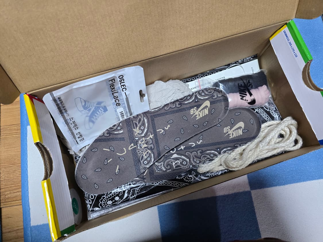 [250] 나이키 트래비스 스캇 SB 덩크 로우 상품이미지8