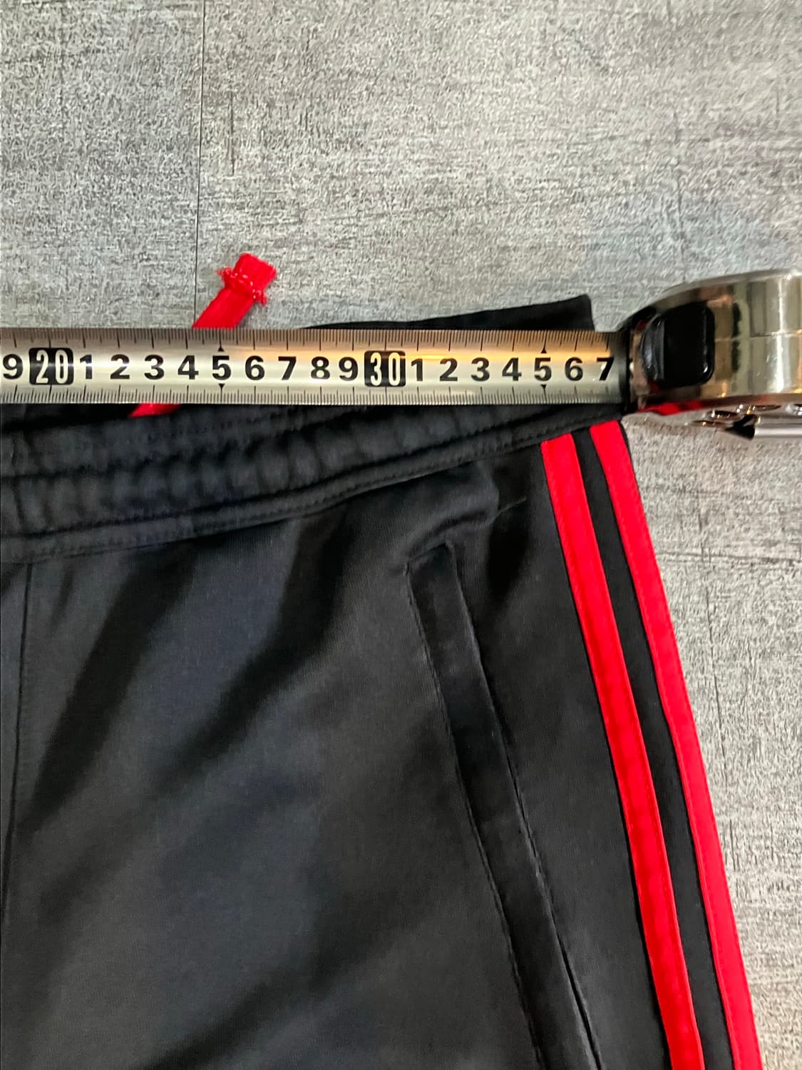 Adidas 아디다스x맨체스터 올드스쿨스트릿 버뮤다팬츠 반바지 상품이미지2