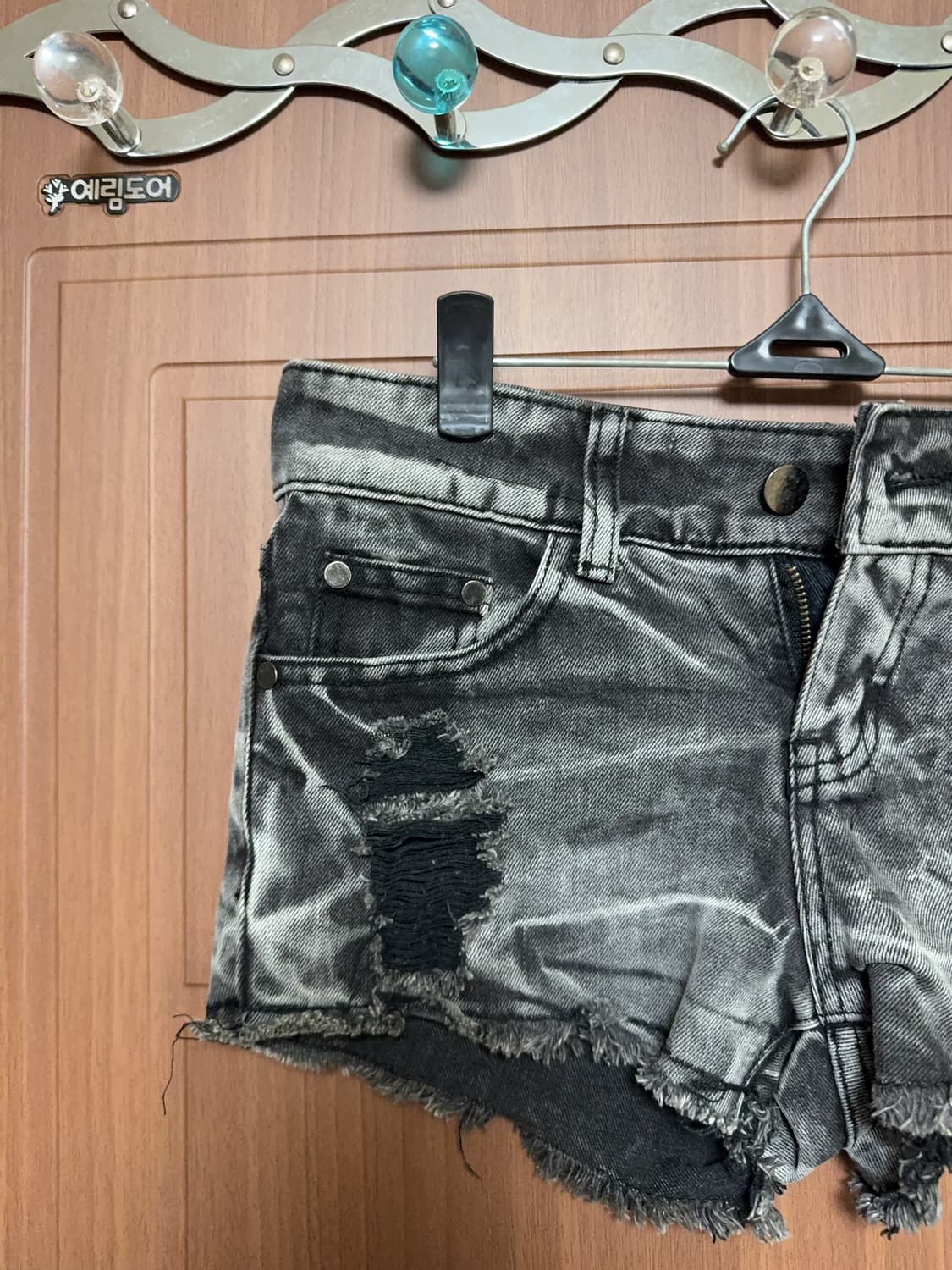 공겜여주 갸루 y2k 일본 빈티지 펑크 데미지 블랙 데님 숏팬츠 상품이미지2