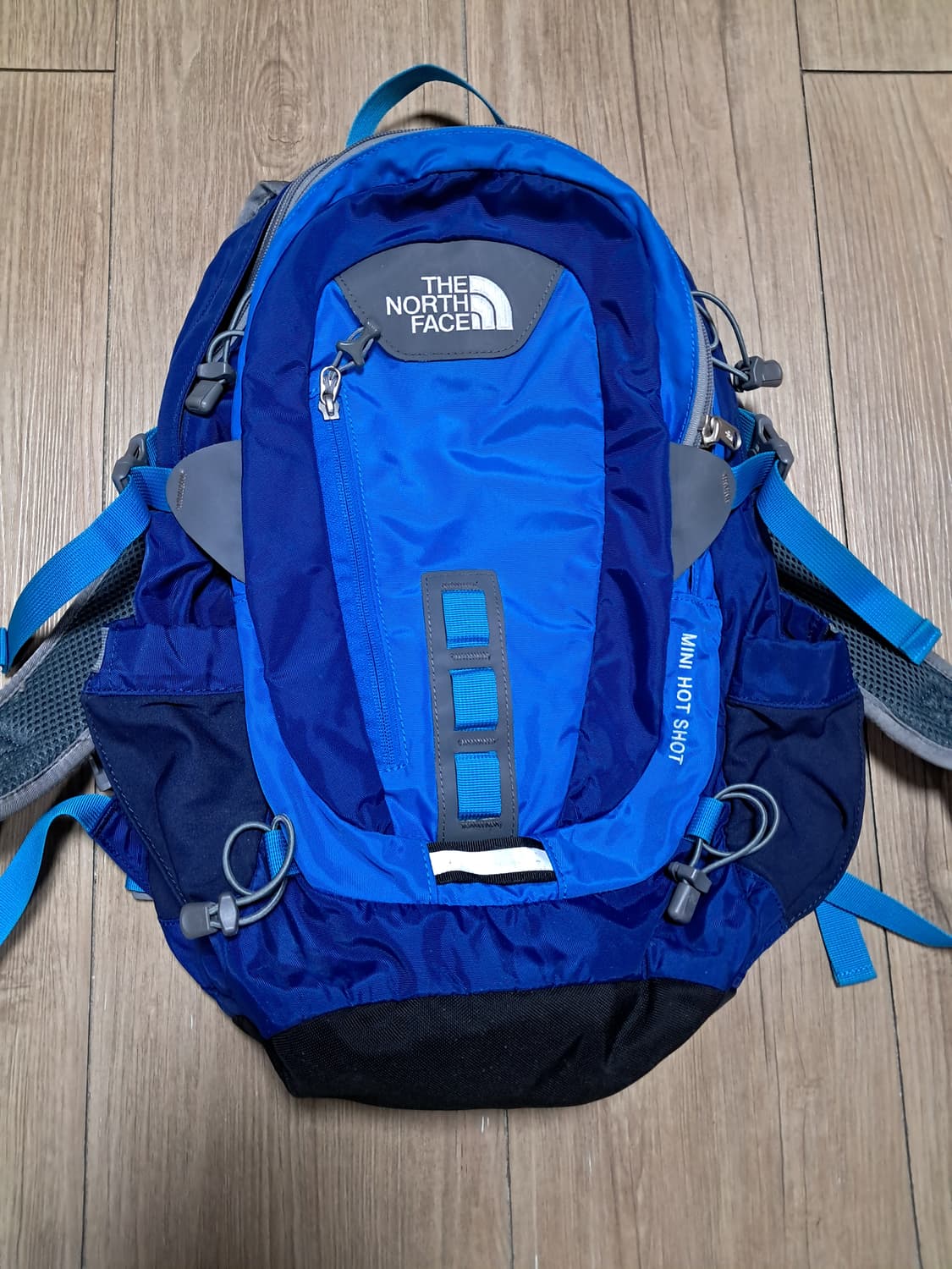 노스페이스 배낭 22L 상품이미지1