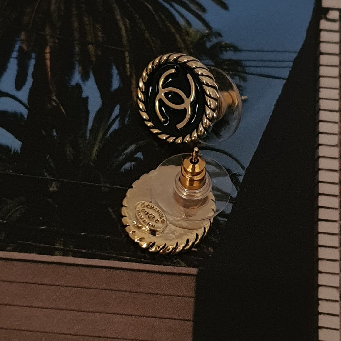 샤넬 블랙 버튼 빈티지 업사이클링 귀걸이 상품이미지3