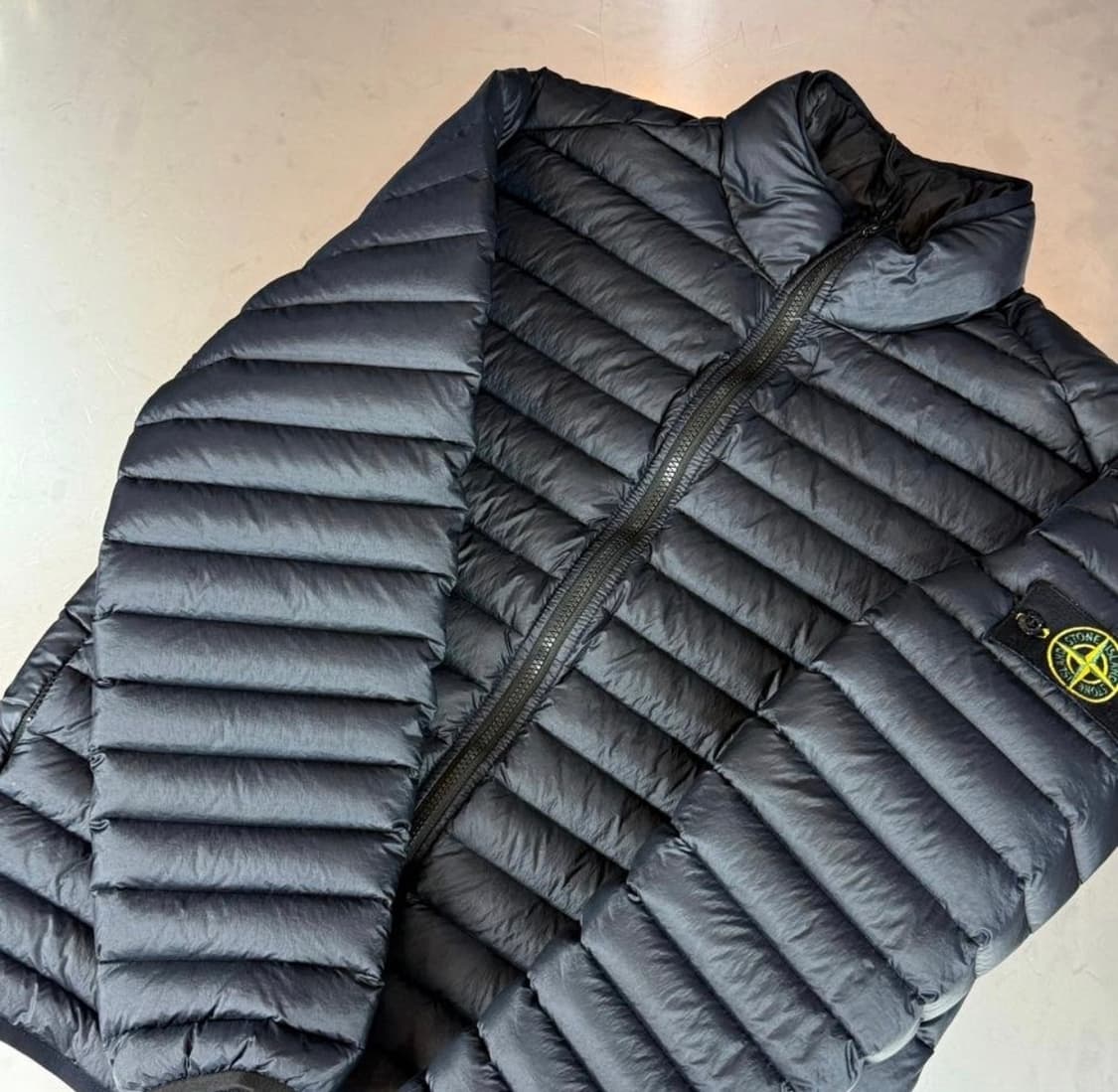 [리오브] 스톤아일랜드 룸우븐 논 후드 경량패딩 집업 상품이미지3