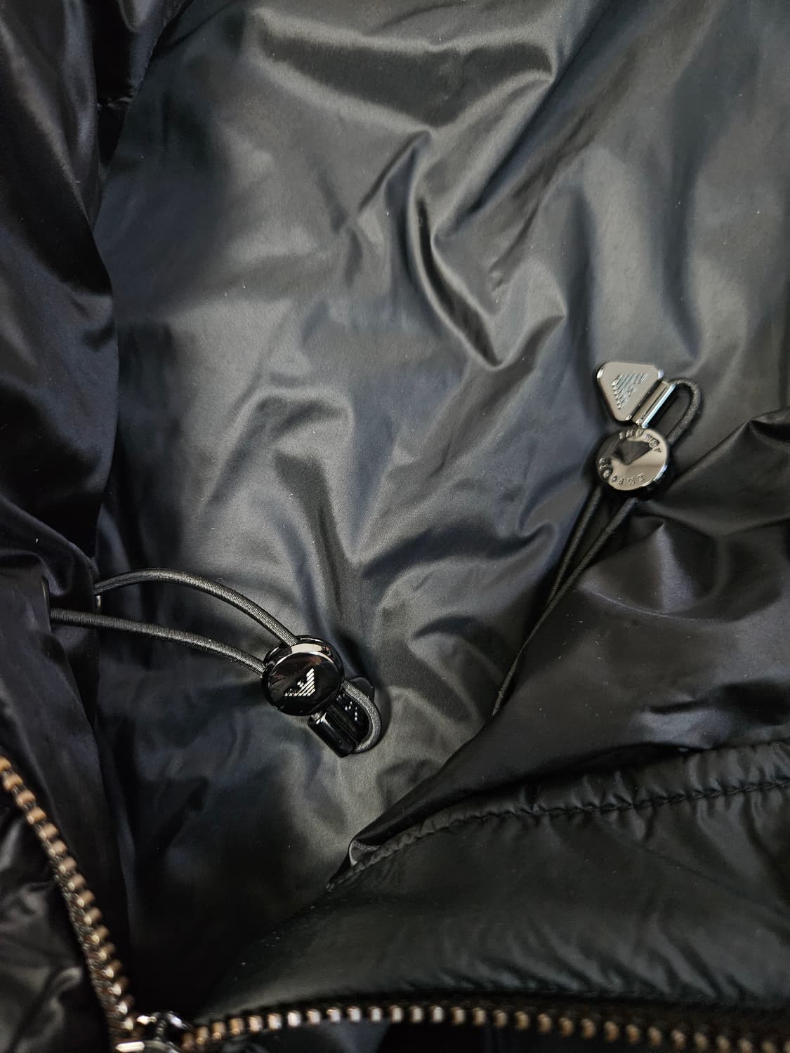 엠포리오 아르마니 체스트라인 경량패딩 코트 롱자켓 퍼 42 (거의새상품) 상품이미지7