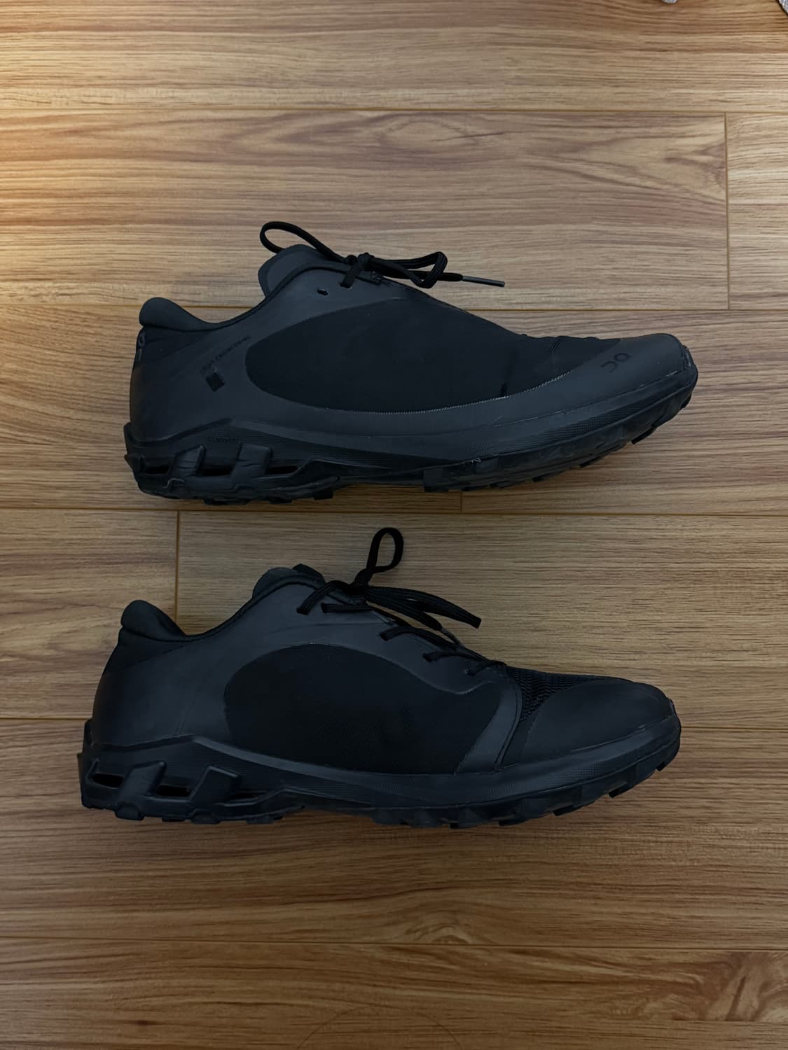 온러닝파프 클라우드벤쳐 피크 올 블랙 (240) 상품이미지2