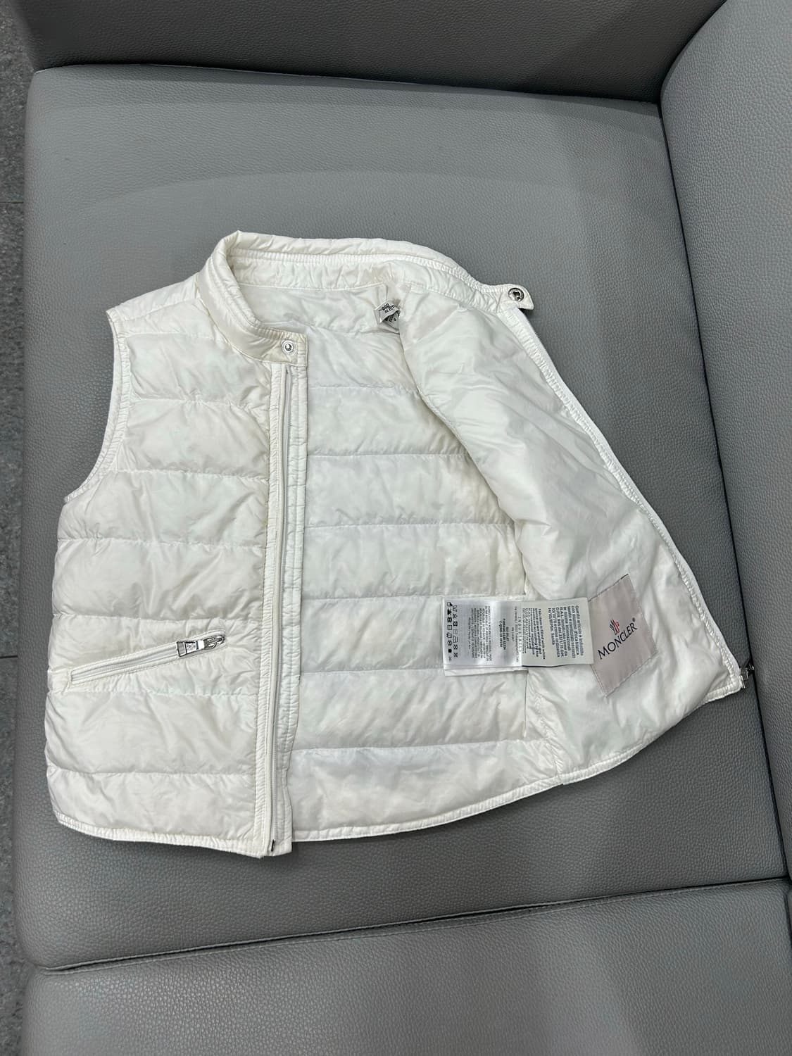 몽클레어 정품 GUI 키즈 화이트 조끼패딩(5세) 상품이미지6