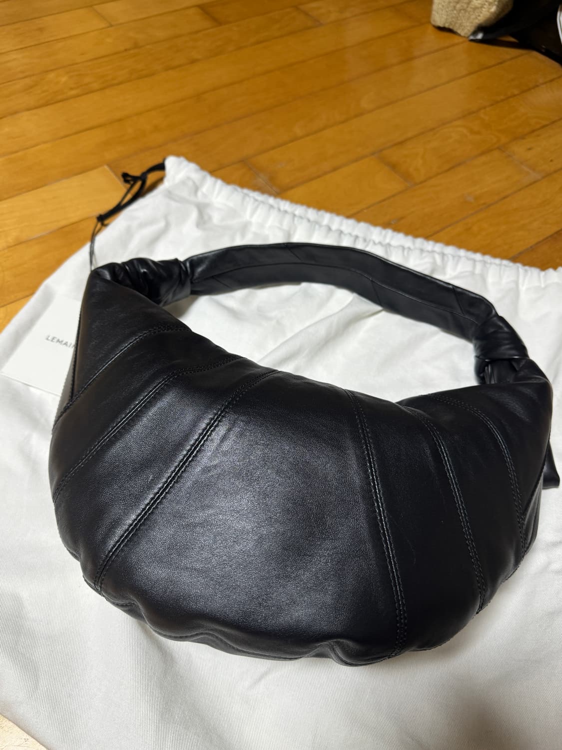 르메르 포춘백 소프트 나파레더 라지 블랙 상품이미지2