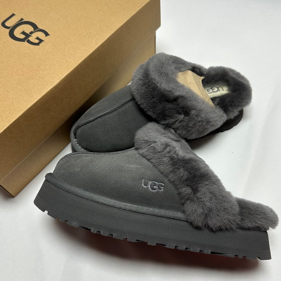 (240) 미국 어그 UGG 디스케트 차콜 털신 겨울신발 새제품 상품이미지1