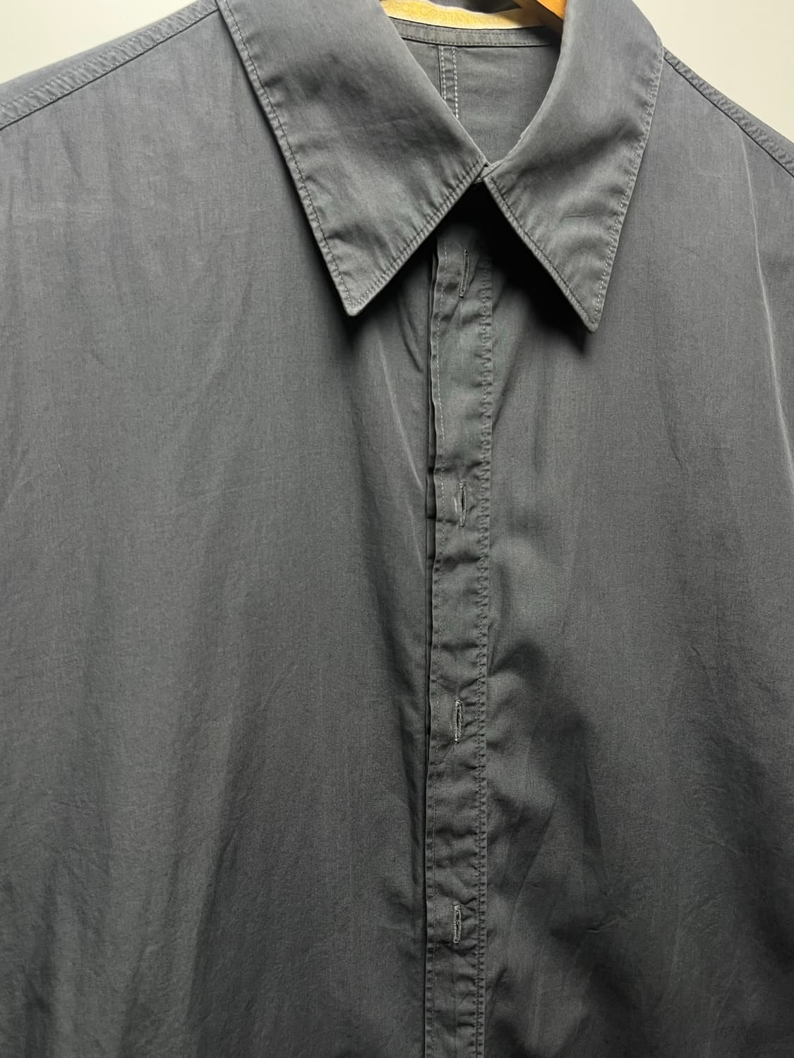 캐롤 크리스찬 포엘 히든버튼 셔츠 상품이미지4