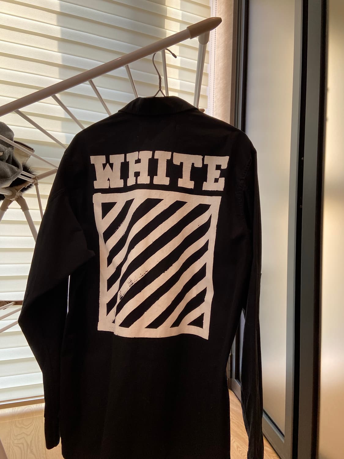 오프화이트 블랙셔츠 s 상품이미지2