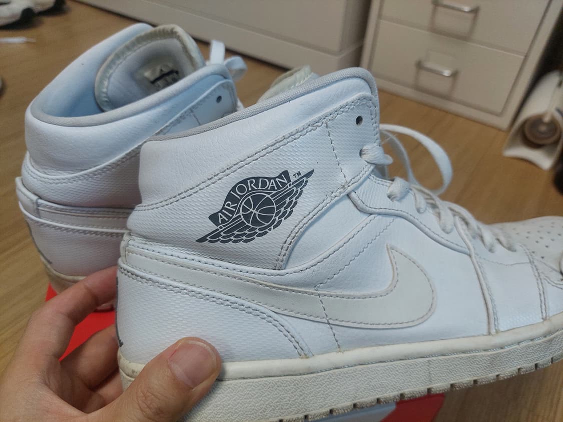 나이키 에어 조던 1 미드 '화이트 쿨그레이' 상품이미지6