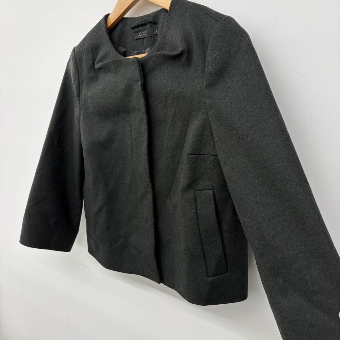 COS 카키 크롭 자켓 여성 XS 상품이미지2