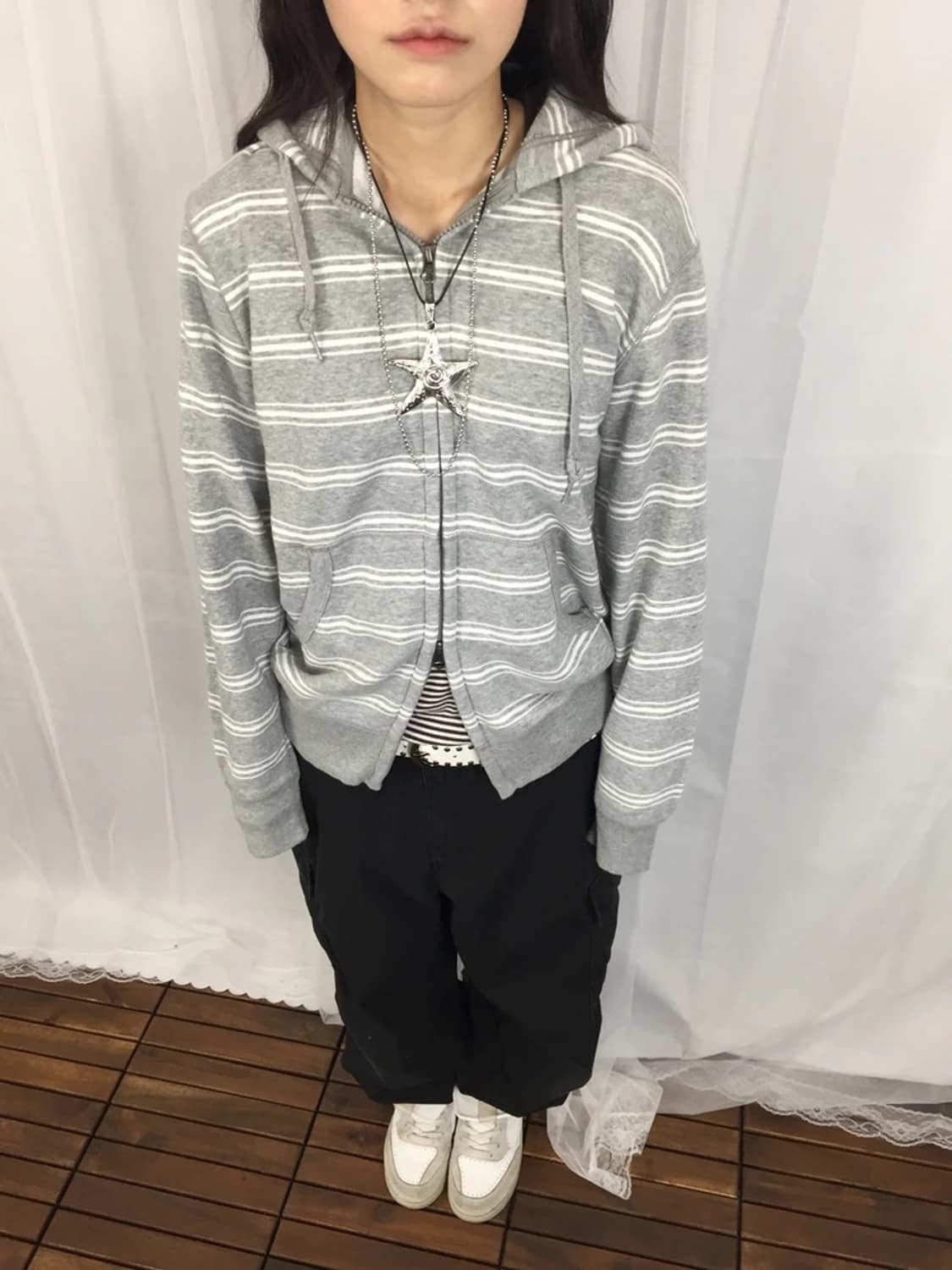 UNIQLO Grey Stripe Zip Hoodie 상품이미지1