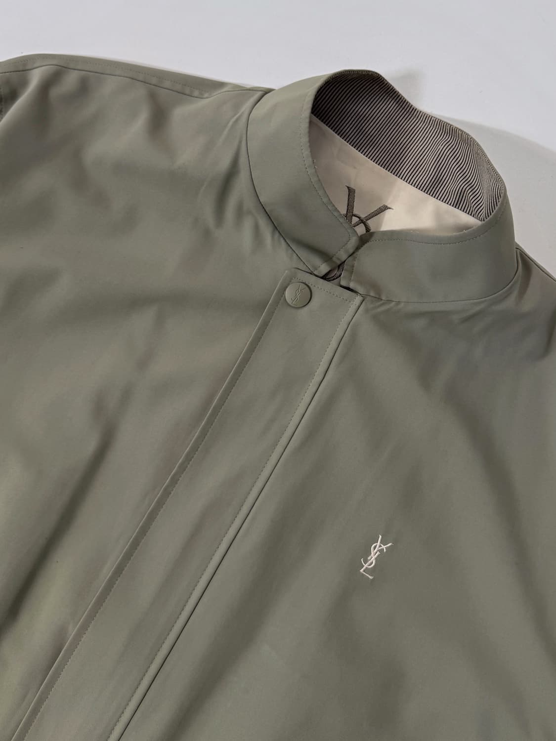 입생로랑 90‘s 오버핏 카키 폴리쉘 미니멀 블루종 자켓 상품이미지6