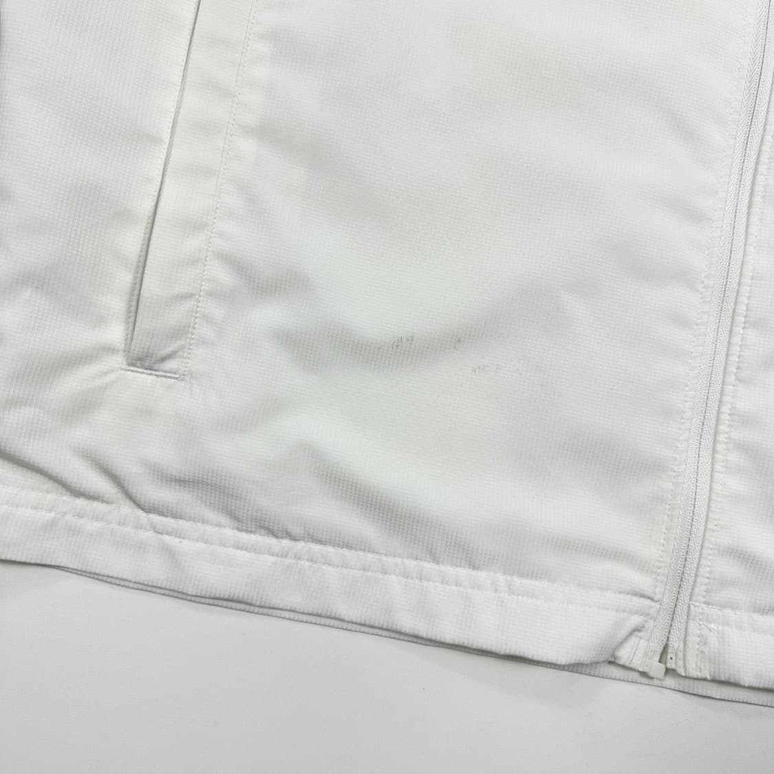 언더아머 풀오버 화이트 바람막이 자켓 (XL) 상품이미지6