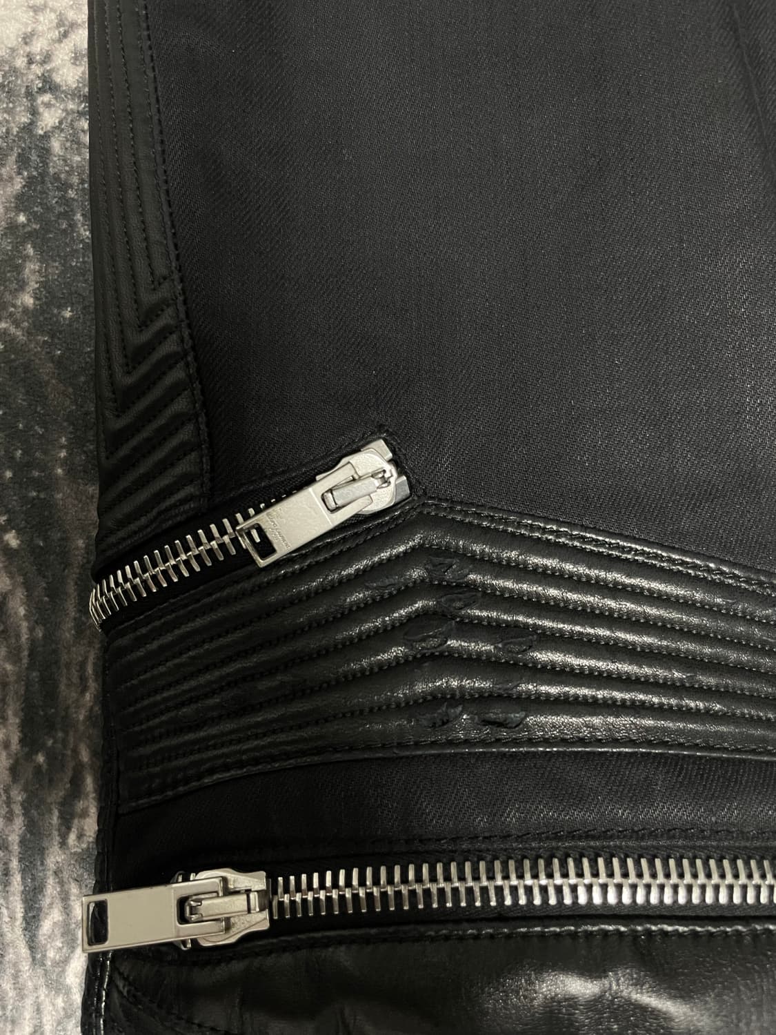 생로랑 14fw 레더패널진 상품이미지4