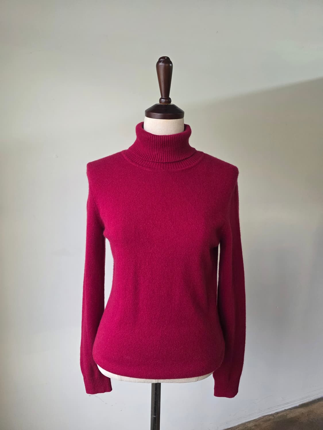 새제품 캐시미어100 폴라 니트 상품이미지1