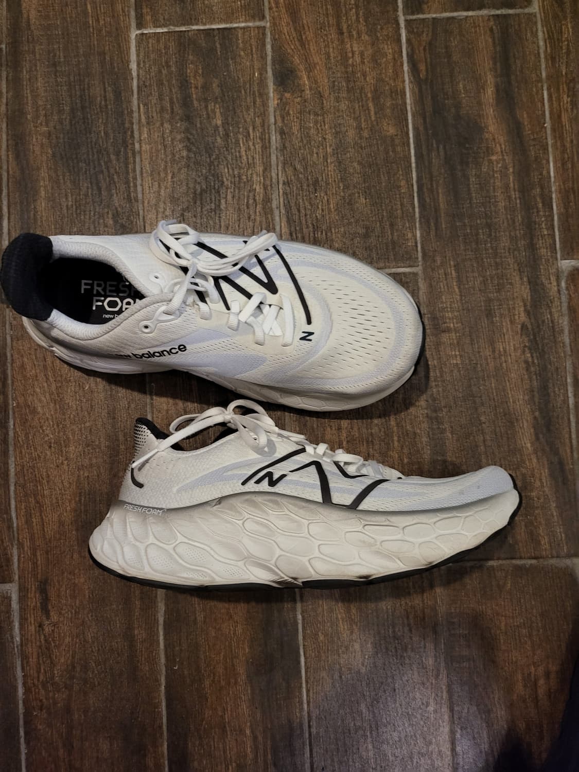 뉴발란스 프레쉬폼 흰색 운동화 270 상품이미지1