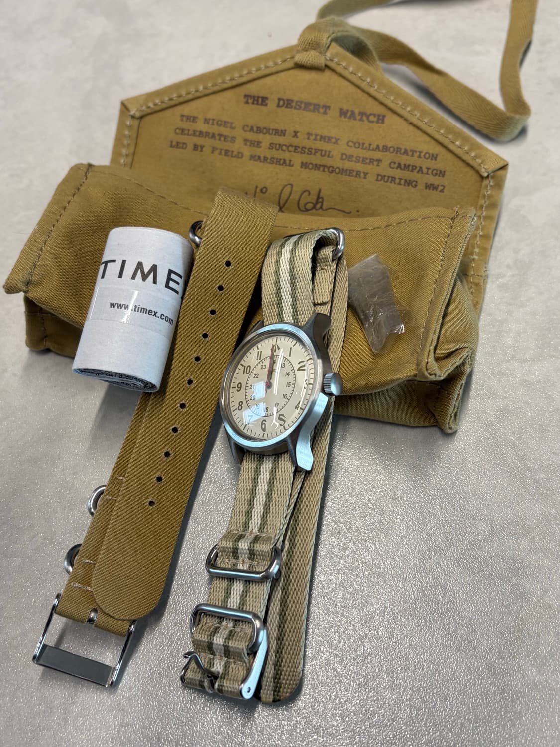 새상품) 타이맥스 X 나이젤 카본 데저트 워치 상품이미지1