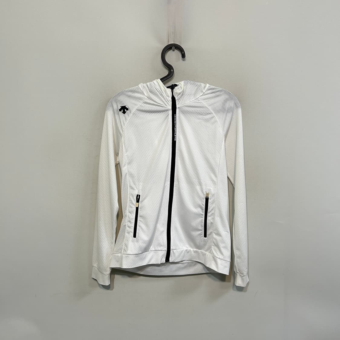 데상트 여성 기능성 메쉬 후드 집업 자켓 85 상품이미지1