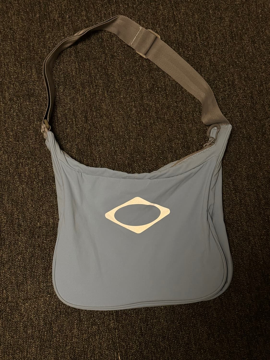 미스치프 더현대 한정 크로스백 블루 상품이미지1