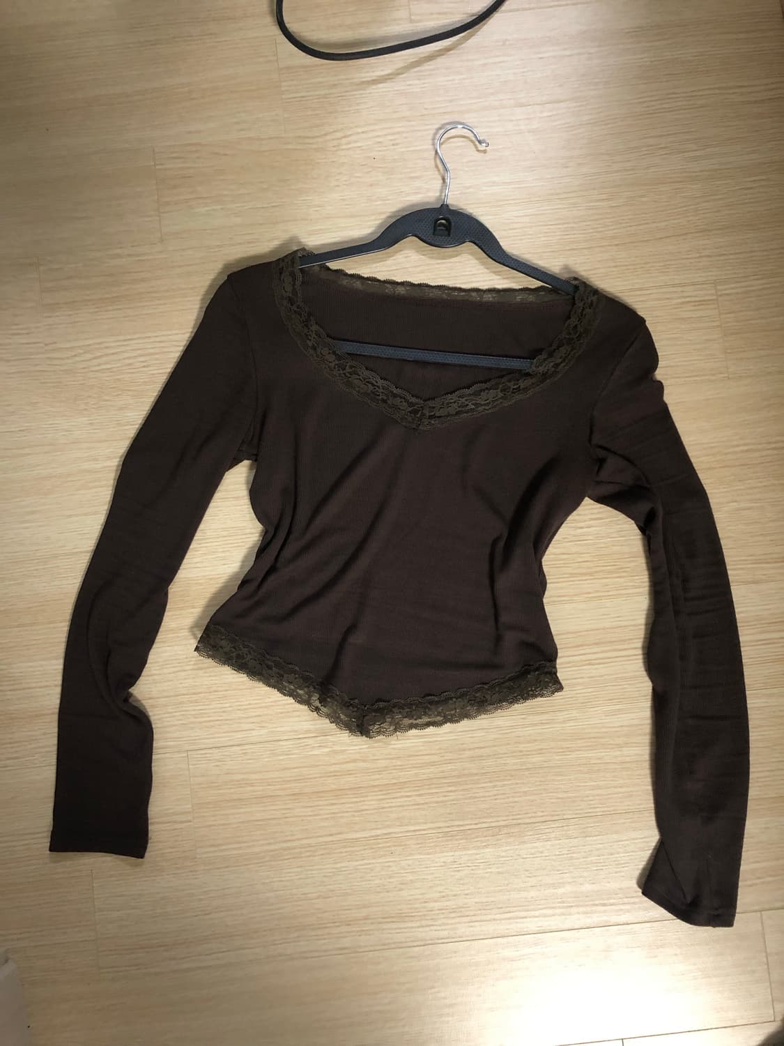 레이스 브이넥 긴팔 티 상품이미지2