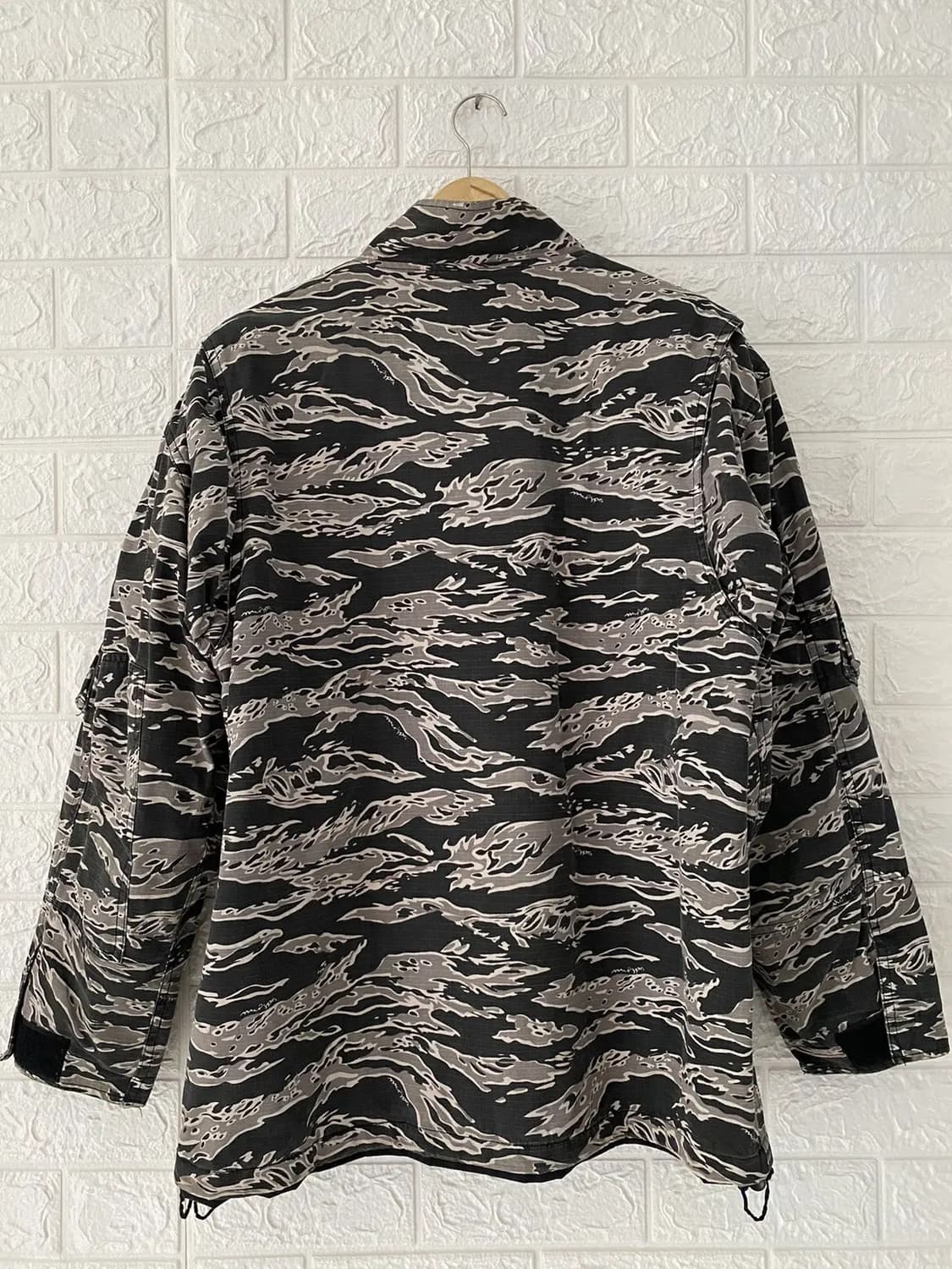 WTAPS 더블탭스 아카이브 엠파이어 타이거카모 밀리터리 자켓 상품이미지2