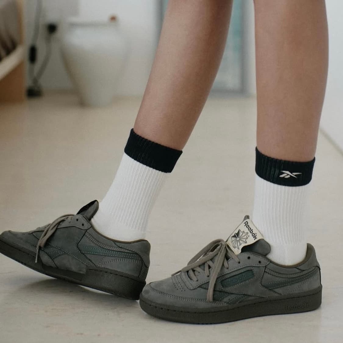 카키스 x 리복 CLUB C REVENGE 280 상품이미지2