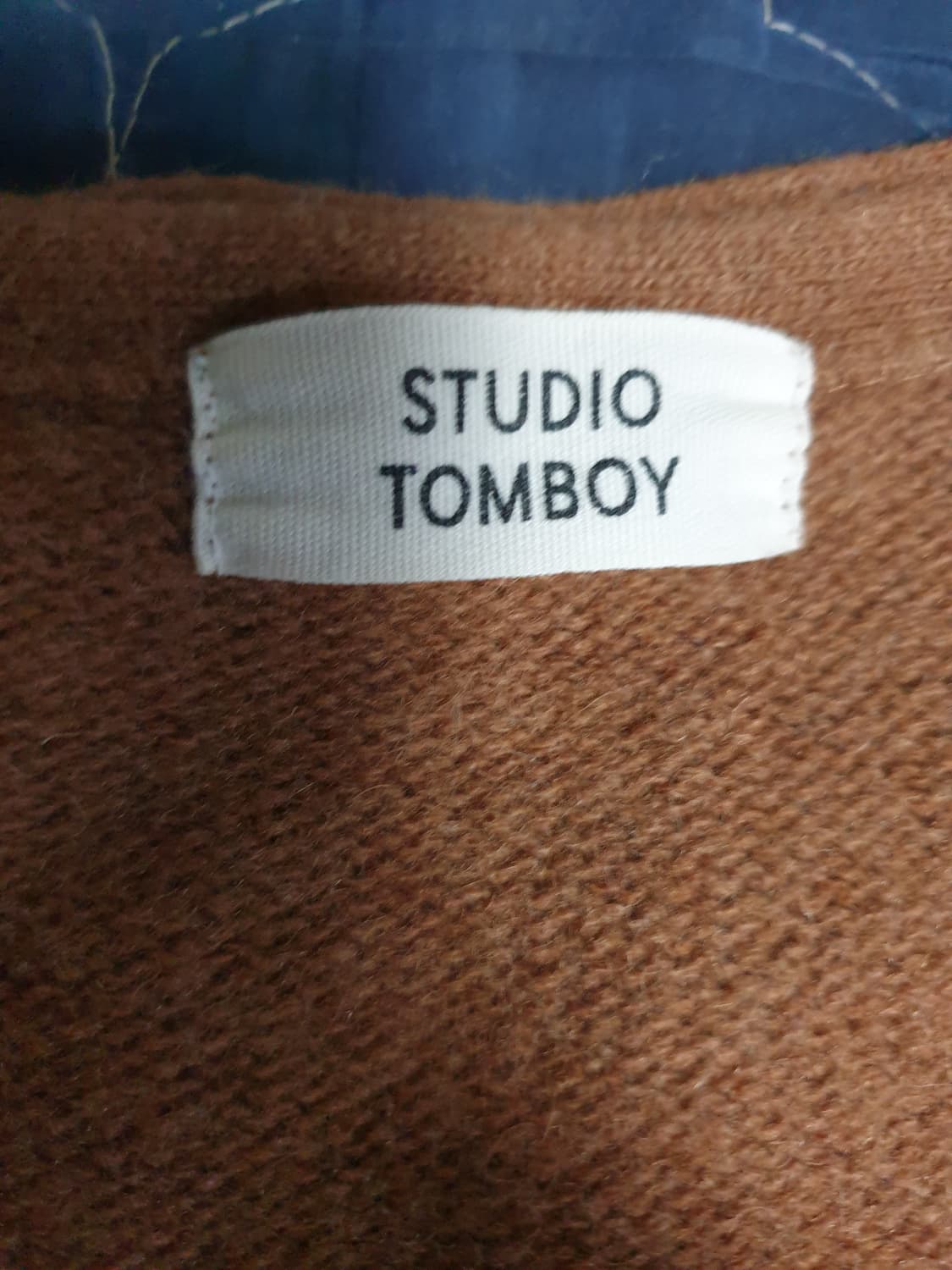 스튜디오톰보이 라운드넥 포멀 울 가디건 브라운 (F) 상품이미지3