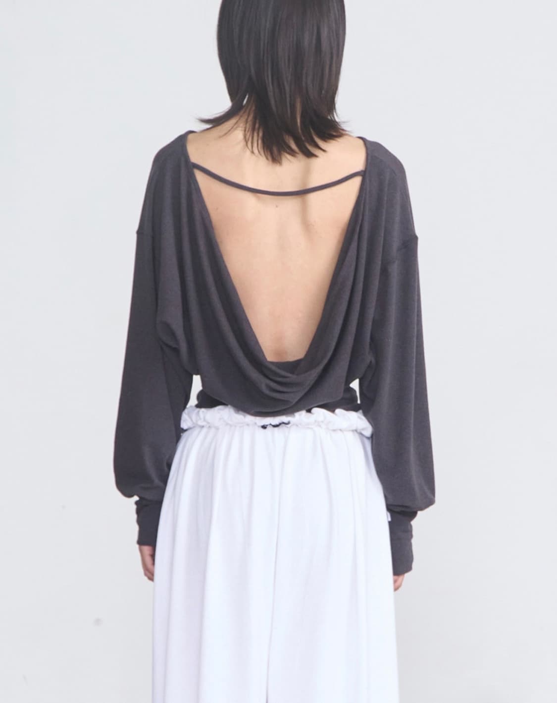 CERRIC Draped Back Top_ Charcoal 상품이미지3